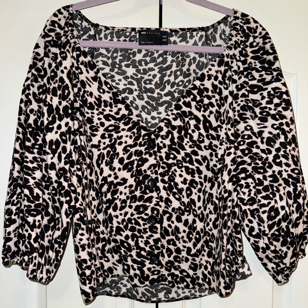 Leopard print long sleeve blouse with buttons